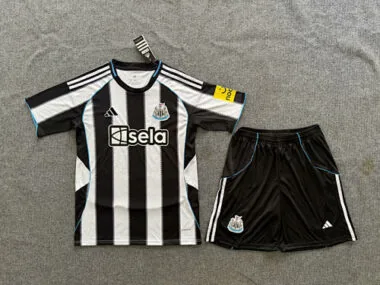 25-26 Newcastle United home kid kit
