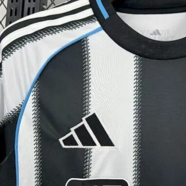 25-26 Newcastle home jersey