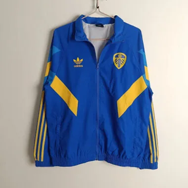 25-26 Casaco azul do Leeds United