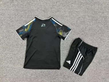 Equipamento infantil de terceira escolha para jogos fora de casa do Leeds United, n.º 25-26