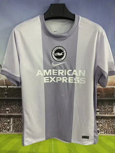 Camisa de futebol do jogo fora de casa contra o Brighton, n.º 25-26