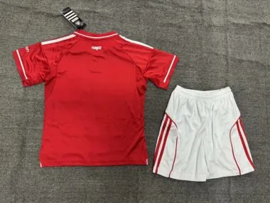 Equipamento infantil de casa do Nottingham Forest 25-26