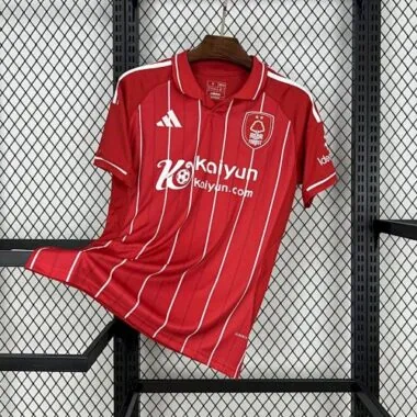 Camisa de futebol do Nottingham Forest para jogos em casa, n.º 25-26