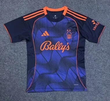 Camisa de futebol n.º 3 do Nottingham Forest, 25-26