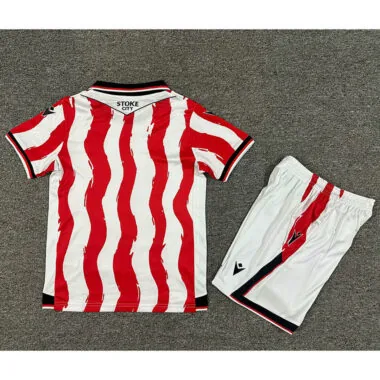 Equipamento infantil do Stoke City para jogos em casa, 25-26
