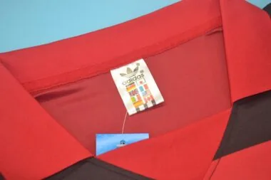 1982 Flamenco home red and black
