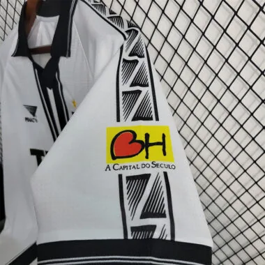 1997 Atletico Mineiro à l'extérieur