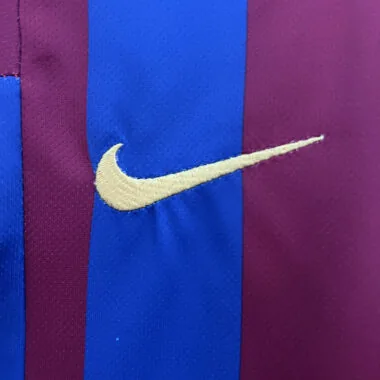 Equipación infantil retro del Barcelona 05-06