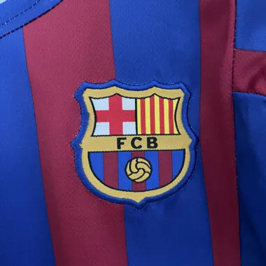 Equipación infantil retro del Barcelona 05-06