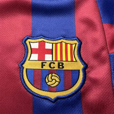 Equipación infantil retro del Barcelona 05-06