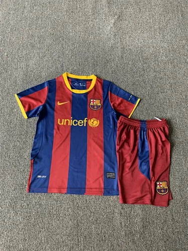 Equipamento infantil retro da Barcelona para jogos em casa, 10-11