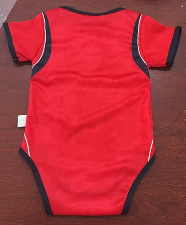 Baby England 2026 World Cup Away Size: 9 and 12
