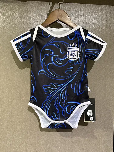 Camisa de fora da seleção argentina de futebol para bebés para o Mundial de 2026 – Tamanhos: 9 e 12