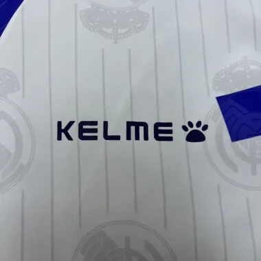 Veste coupe-vent réversible bleu et blanc du Real Madrid, 24-25