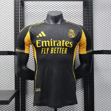 25-26 Real Madrid negro especial jugador versión camiseta