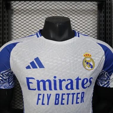 25-26 Maglia bianca del Real Madrid, versione speciale per i giocatori