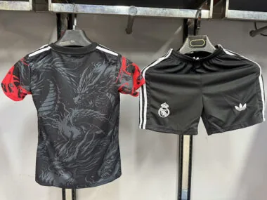 25-26 Real Madrid black and red dragon kid kit (Size 16-28)
