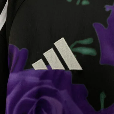 25-26 Maglia del Real Madrid, versione speciale nera e viola