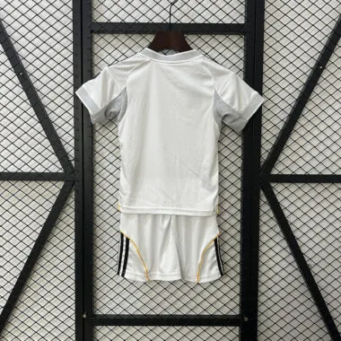 25-26 Real Madrid home kid kit