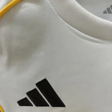 25-26 Real Madrid home kid kit