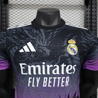 24-25 Real Madrid negro y morado Dragón versión jugador camiseta