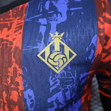 Camisa 24-25 do Barcelona, versão especial para jogadores, em vermelho e azul