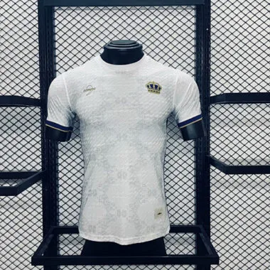 24-25 Real Madrid Modelo Conjunto Camiseta blanca versión jugador