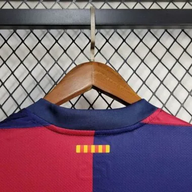 24-25 Kit per bambini dei Coldplay, sponsor locale di Barcellona
