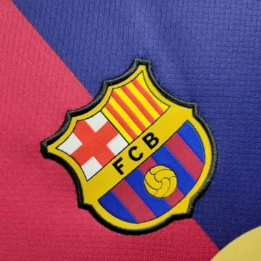 24-25 Kit per bambini dei Coldplay, sponsor locale di Barcellona