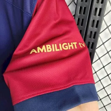 24-25 Kit per bambini dei Coldplay, sponsor locale di Barcellona