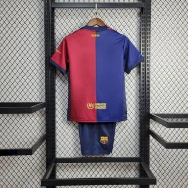 24-25 Kit per bambini dei Coldplay, sponsor locale di Barcellona