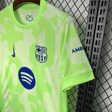 Maillot extérieur n° 3 de Barcelone 2024-2025 (grand sponsor)