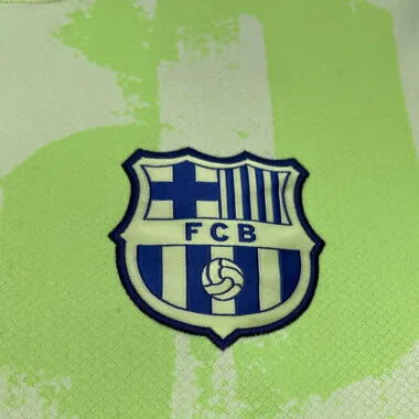 Maillot extérieur n° 3 de Barcelone 2024-2025 (grand sponsor)