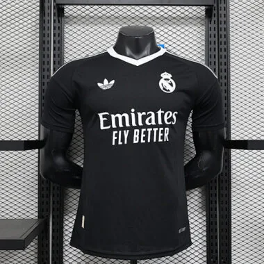 24-25 Real Madrid black goalkeeper player version