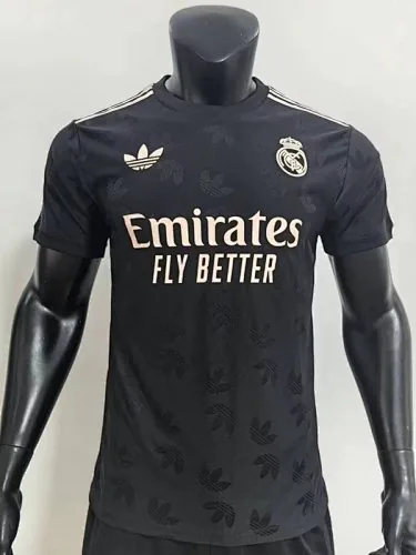 Camiseta de entrenamiento del Real Madrid, versión para jugadores, números 24 y 25, color negro