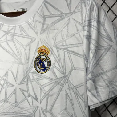 Maglia da allenamento pre-partita del Real Madrid 24-25