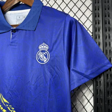 24-25 Real Madrid blauw shirt in speciale uitvoering