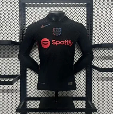 Camiseta de manga larga de la versión para jugadores del Barcelona, para los partidos fuera de casa de las jornadas 24 y 25