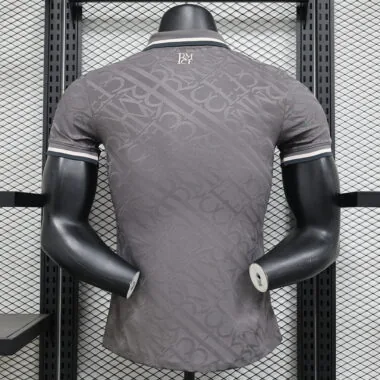 Camiseta del Real Madrid, versión para el tercer jugador de visitante, 24-25