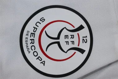 Maglia da casa del Real Madrid per la finale della Supercoppa del 24-25