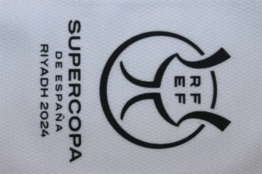 Maglia da casa del Real Madrid per la finale della Supercoppa del 24-25
