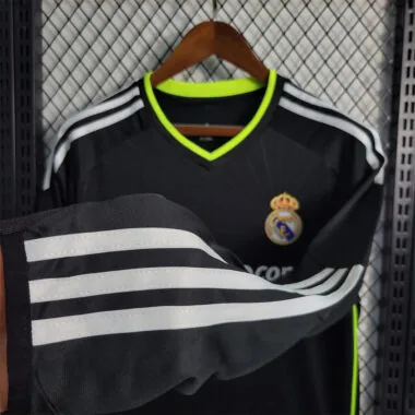 10-11 Maglia da trasferta a maniche lunghe del Real Madrid