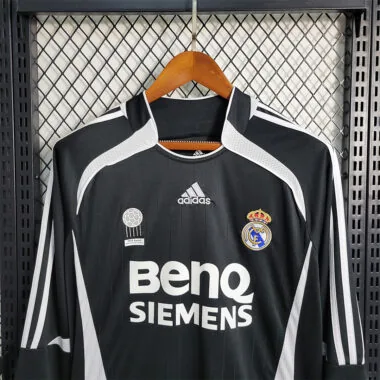 06-07 Real Madrid, terza maglia da trasferta a maniche lunghe