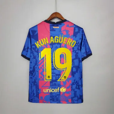 21-22 Barcelona third away