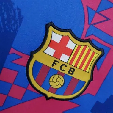 21-22 Barcelona third away