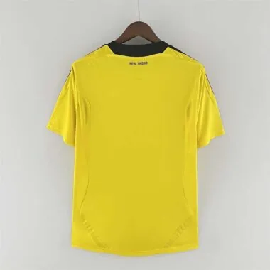 11-12 Cartão amarelo para o guarda-redes do Real Madrid