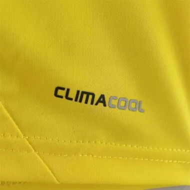 11-12 Cartão amarelo para o guarda-redes do Real Madrid
