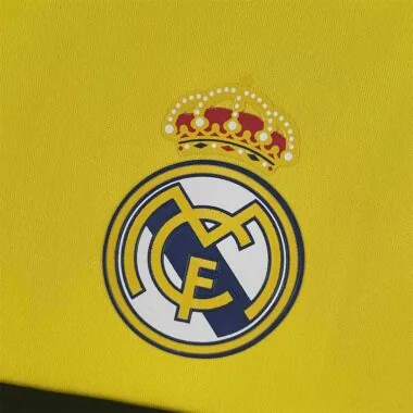 11-12 Cartão amarelo para o guarda-redes do Real Madrid