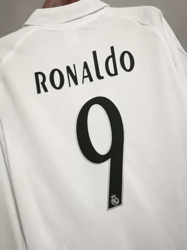 Camisola de manga comprida do Real Madrid para jogos em casa, 05-06