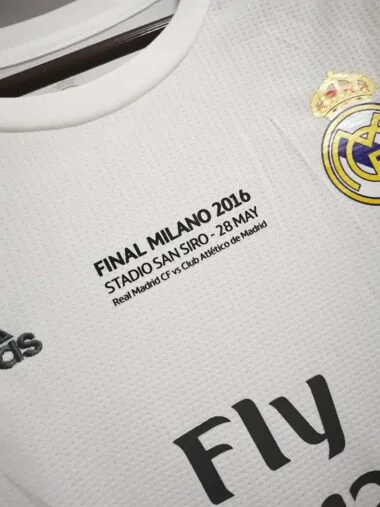 Maillot domicile blanc à manches longues du Real Madrid 15-16